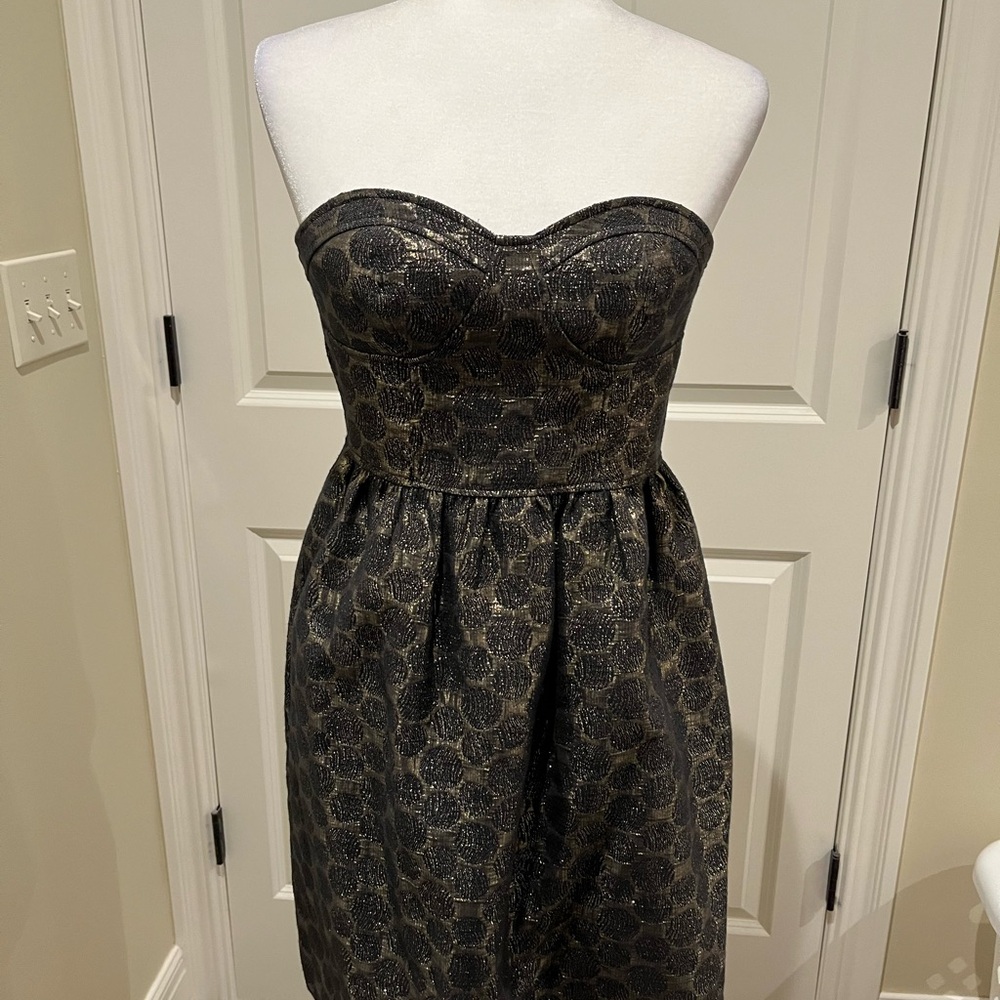 Kenzie - Black and Gold Metallic Strapless Mini Dress